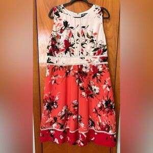 Karl Lagerfeld Paris Coral & White Floral Women’s Dress *Estimated* Size 14